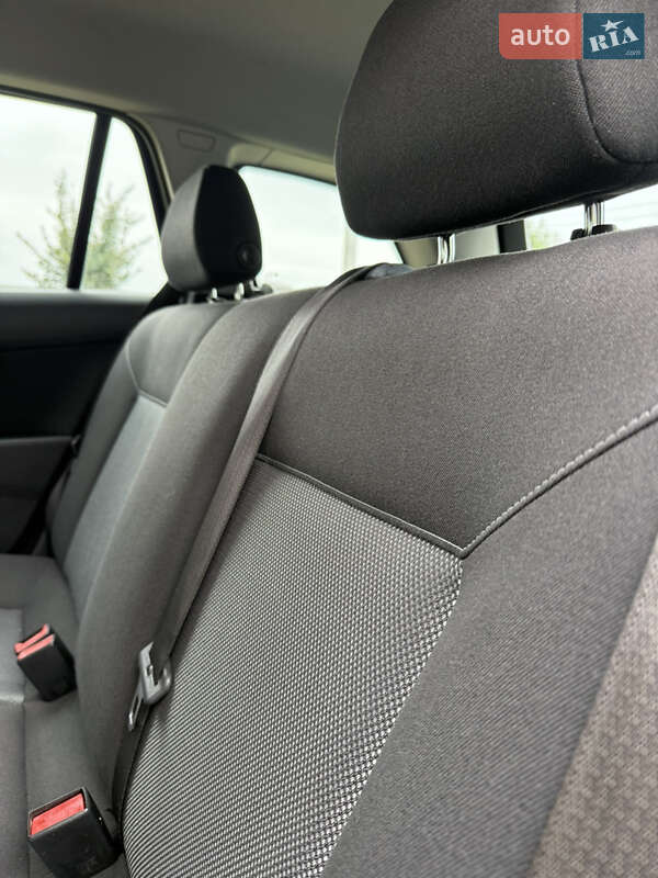 Універсал Opel Astra 2009 в Луцьку