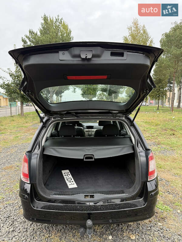 Універсал Opel Astra 2009 в Луцьку