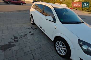 Универсал Opel Astra 2010 в 