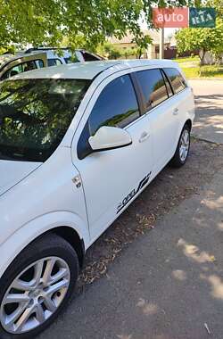 Универсал Opel Astra 2010 в 