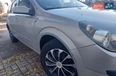 Универсал Opel Astra 2005 в  фото 3 Универсал Opel Astra 2005 в