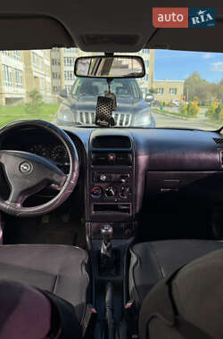 Седан Opel Astra 2006 в 