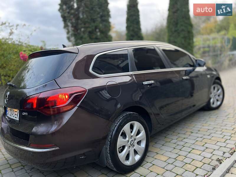 Универсал Opel Astra 2013 в Хмельницком