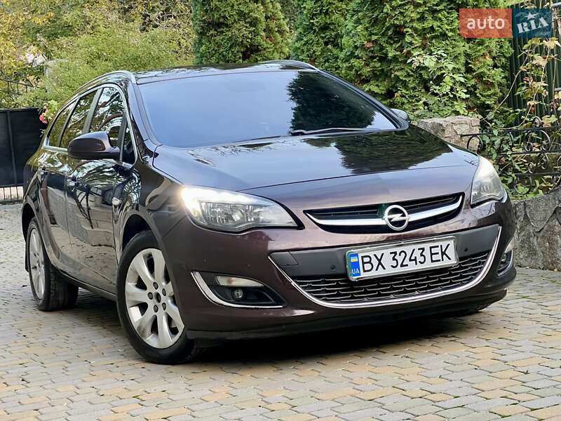 Универсал Opel Astra 2013 в Хмельницком