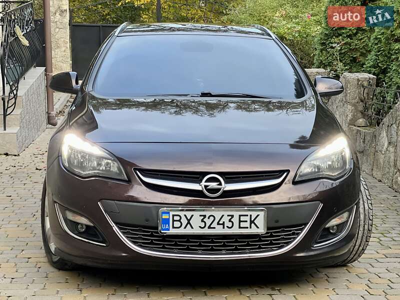 Универсал Opel Astra 2013 в Хмельницком