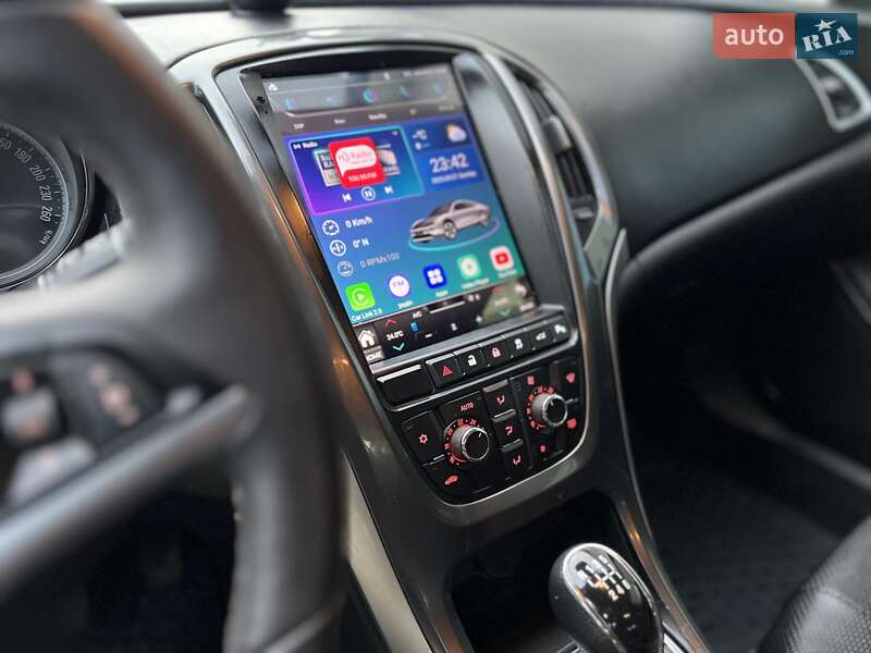 Универсал Opel Astra 2013 в Хмельницком