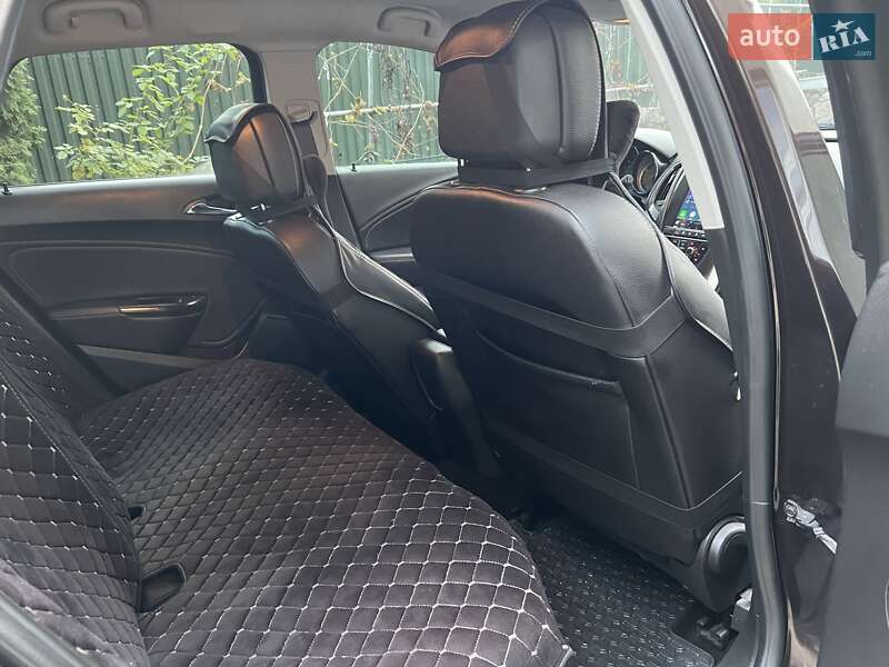 Универсал Opel Astra 2013 в Хмельницком