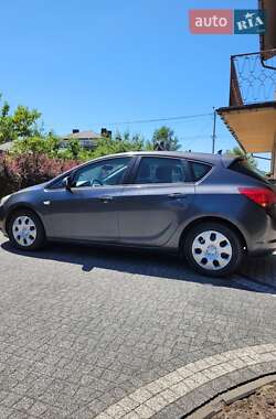Хетчбек Opel Astra 2011 в Дрогобичі