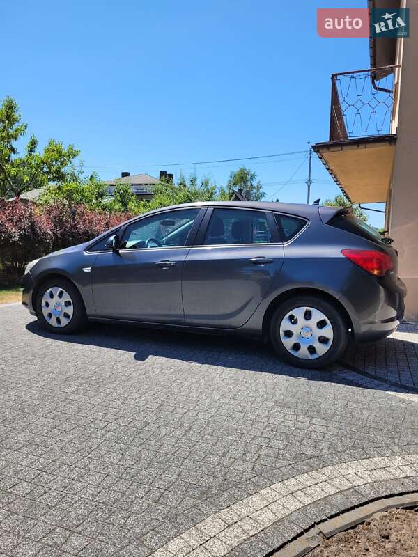 Хэтчбек Opel Astra 2011 в Дрогобыче фото 8 Хэтчбек Opel Astra 2011 в Дрогобыче