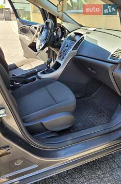 Хетчбек Opel Astra 2011 в Дрогобичі