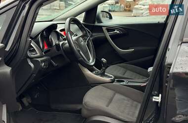 Универсал Opel Astra 2013 в 