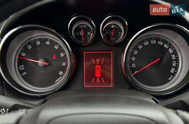 Универсал Opel Astra 2013 в 