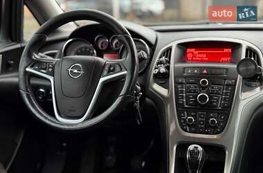 Универсал Opel Astra 2013 в 