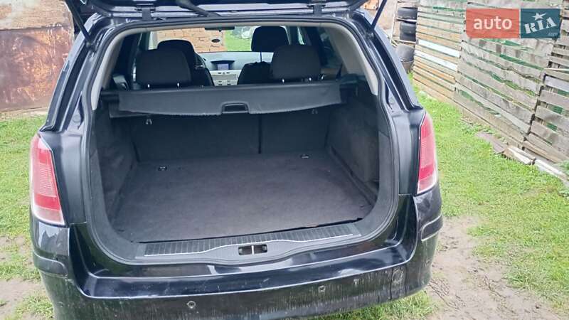 Универсал Opel Astra 2008 в Хырове