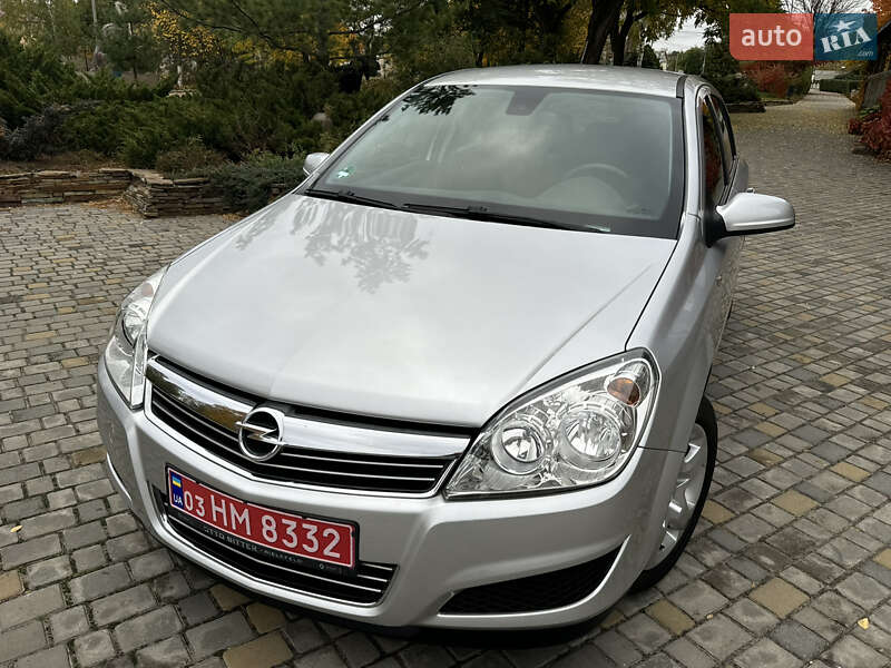 Хэтчбек Opel Astra 2008 в Харькове