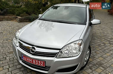 Хетчбек Opel Astra 2008 в 
