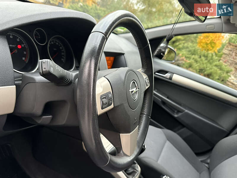 Хэтчбек Opel Astra 2008 в Харькове