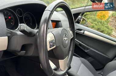 Хетчбек Opel Astra 2008 в 