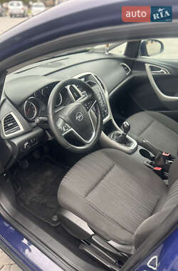 Универсал Opel Astra 2011 в 