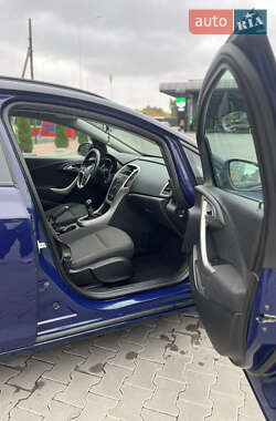 Универсал Opel Astra 2011 в 