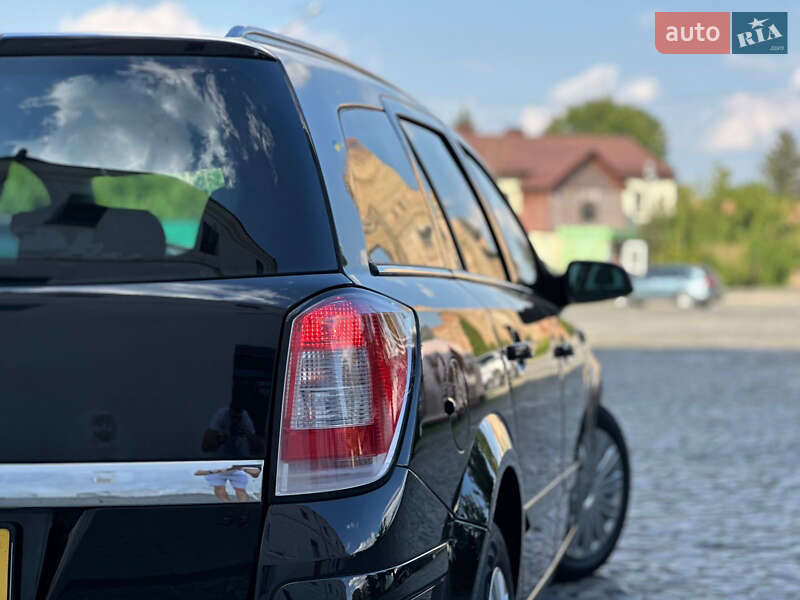 Универсал Opel Astra 2006 в Луцке