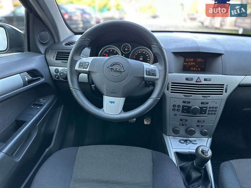 Универсал Opel Astra 2006 в Луцке