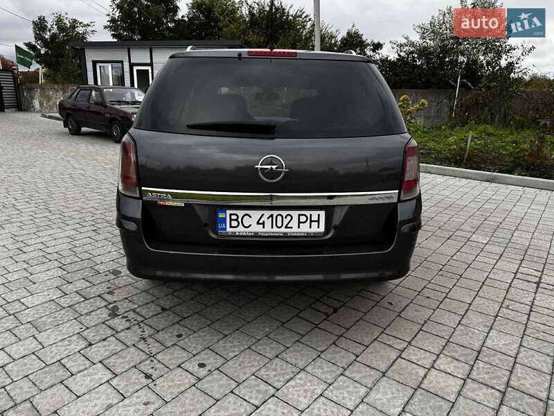 Универсал Opel Astra 2009 в Львове