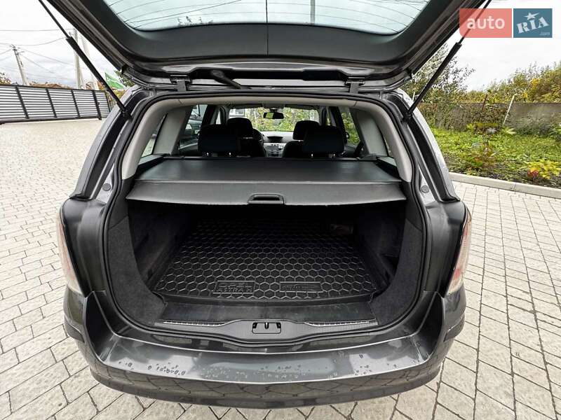Универсал Opel Astra 2009 в Львове
