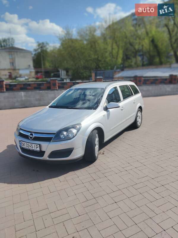 Универсал Opel Astra 2006 в Ровно