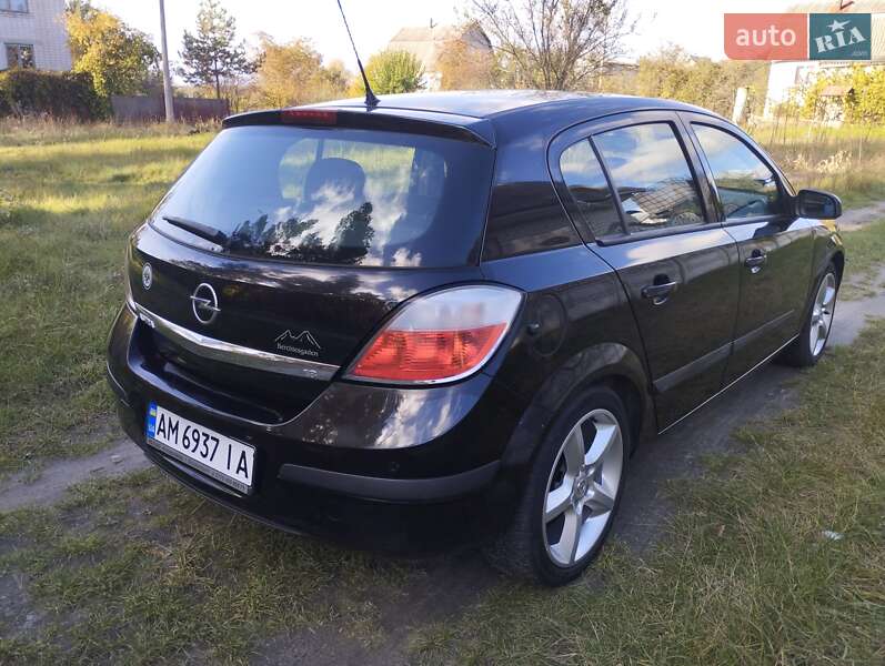 Хэтчбек Opel Astra 2004 в Житомире