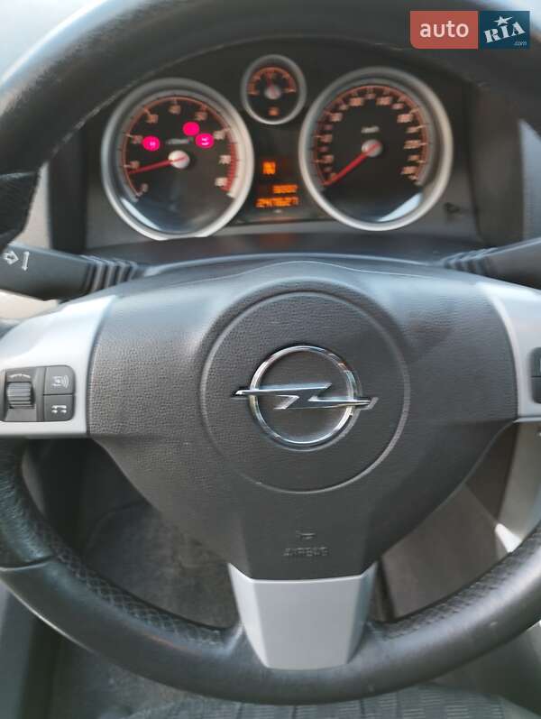 Хэтчбек Opel Astra 2004 в Житомире