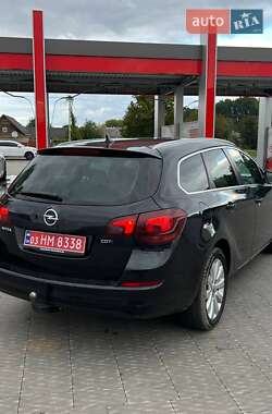 Универсал Opel Astra 2011 в 