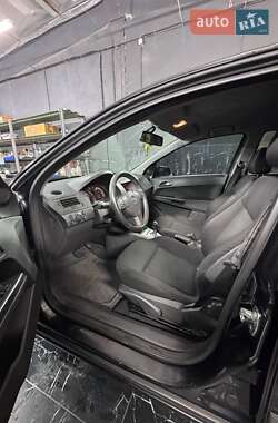 Хэтчбек Opel Astra 2006 в 