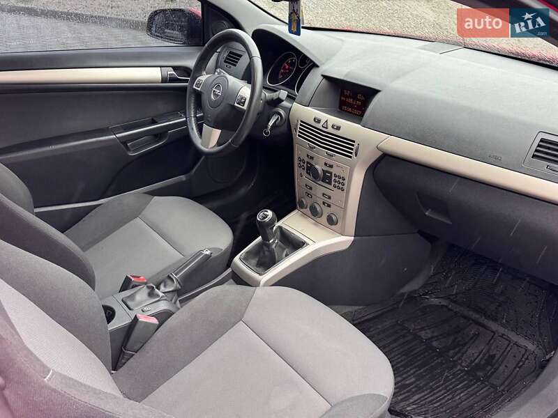 Купе Opel Astra 2008 в Запорожье