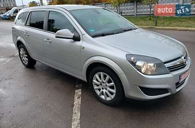 Универсал Opel Astra 2010 в 