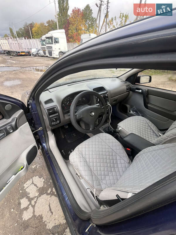 Седан Opel Astra 2000 в Житомире