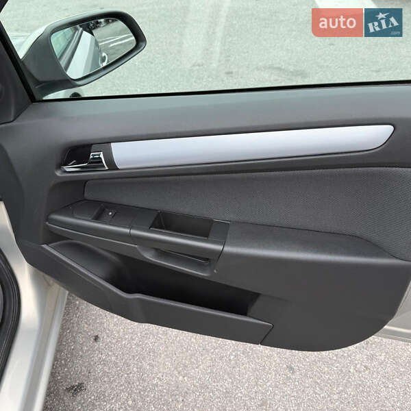 Универсал Opel Astra 2006 в Виннице