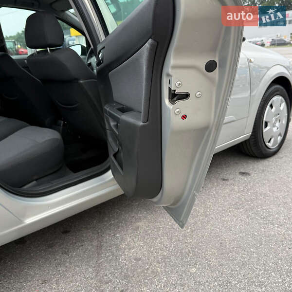 Универсал Opel Astra 2006 в Виннице