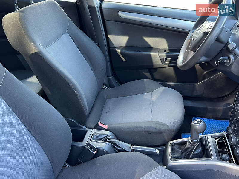 Універсал Opel Astra 2005 в Хмельницькому