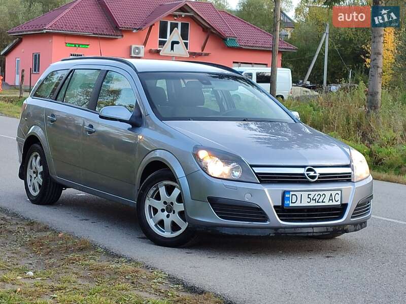 Универсал Opel Astra 2005 в Старом Самборе