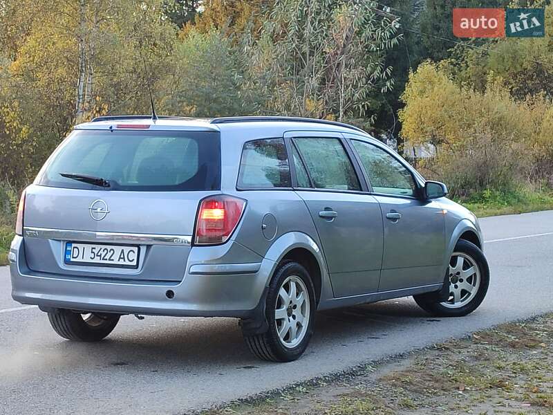 Универсал Opel Astra 2005 в Старом Самборе