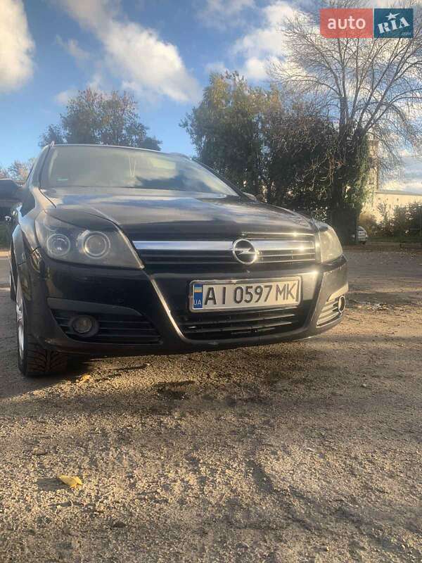 Універсал Opel Astra 2006 в  фото Універсал Opel Astra 2006 в