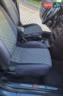 Универсал Opel Astra 2002 в  фото 62 Универсал Opel Astra 2002 в