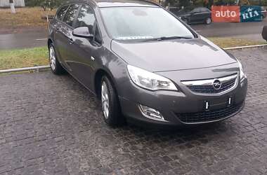 Универсал Opel Astra 2011 в 