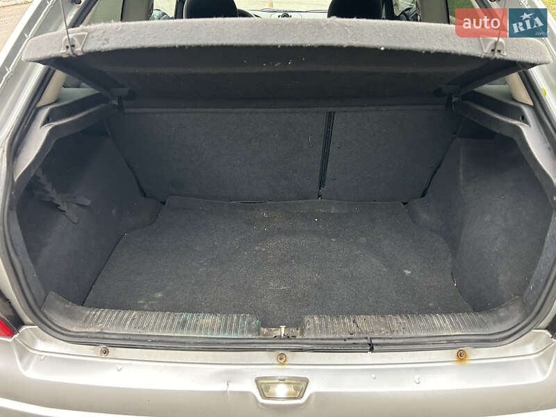 Хэтчбек Opel Astra 2000 в Немишаево