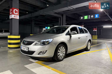 Универсал Opel Astra 2010 в 