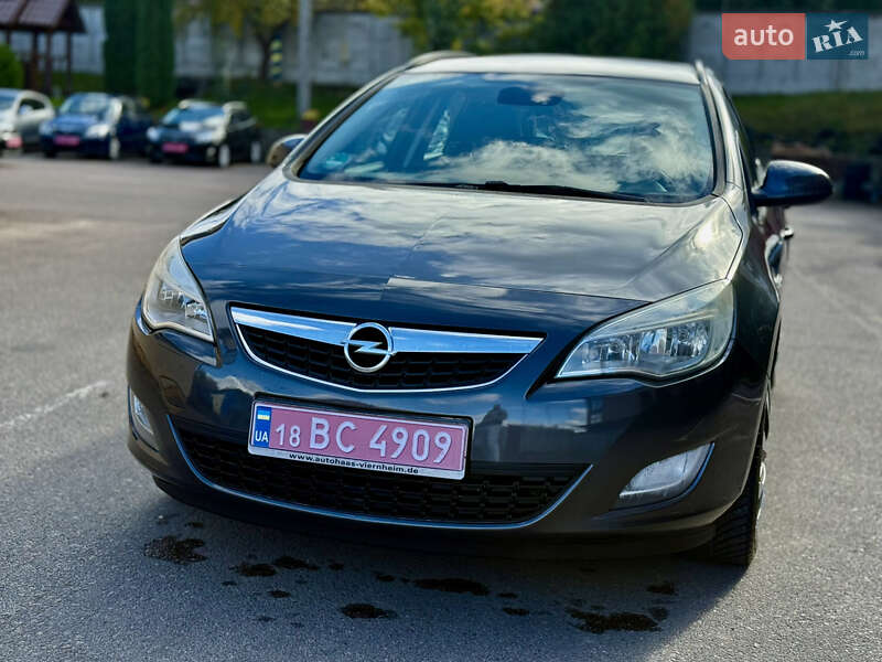 Универсал Opel Astra 2011 в Ровно фото 2 Универсал Opel Astra 2011 в Ровно