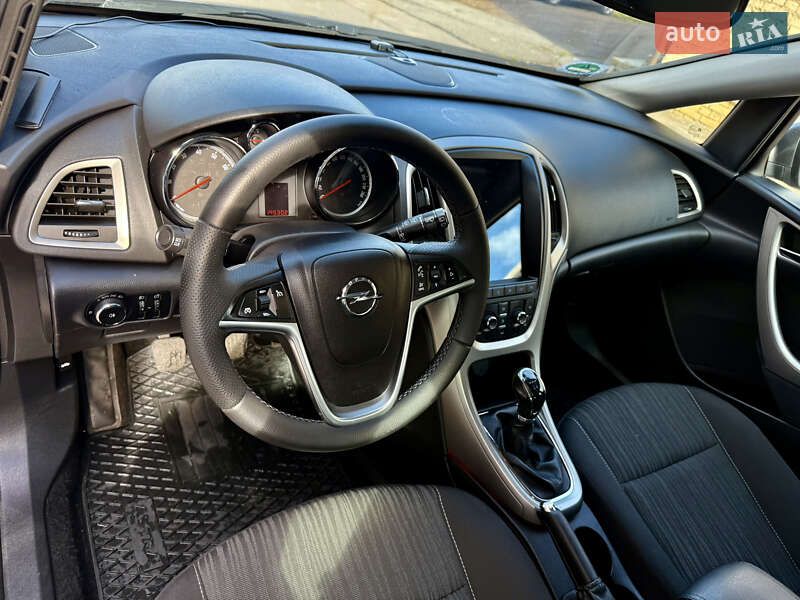 Универсал Opel Astra 2011 в Ровно фото 14 Универсал Opel Astra 2011 в Ровно