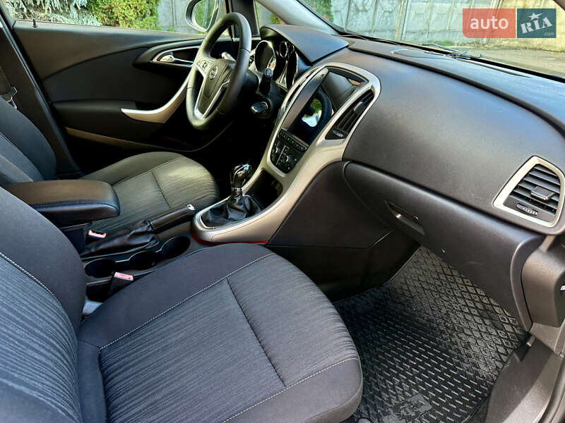 Универсал Opel Astra 2011 в Ровно фото 23 Универсал Opel Astra 2011 в Ровно
