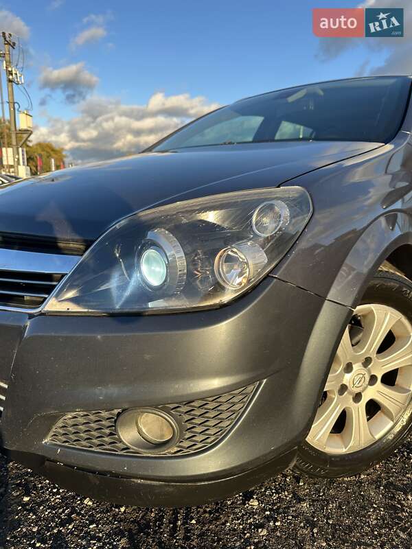 Універсал Opel Astra 2008 в Білогородці